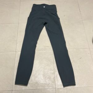 Lululemon leggings never worn